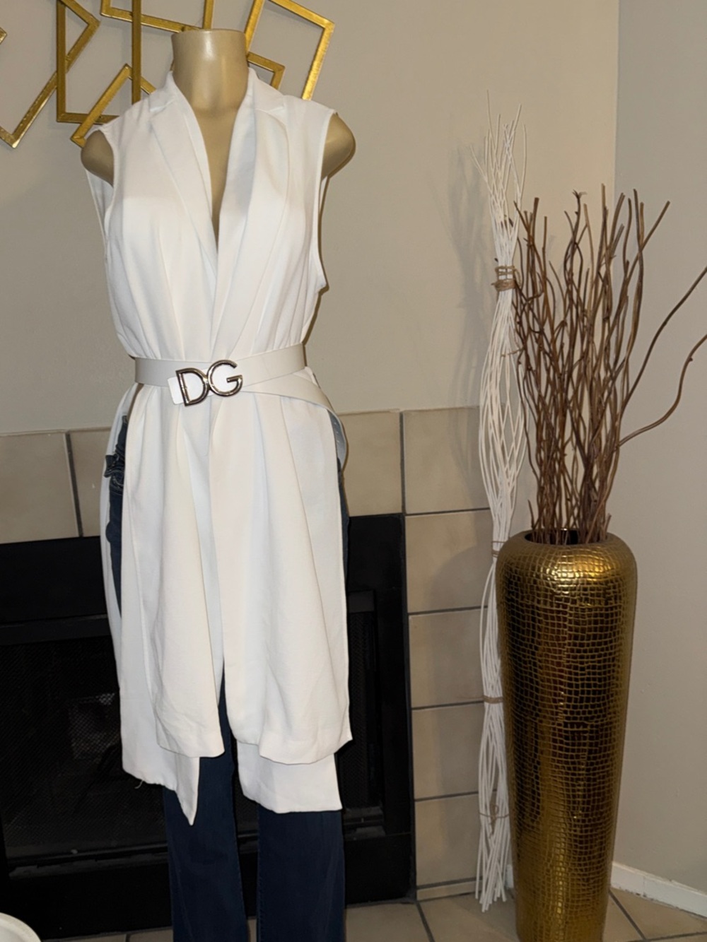BCBGMaxAzria White Sleeveless Draped Long Vest